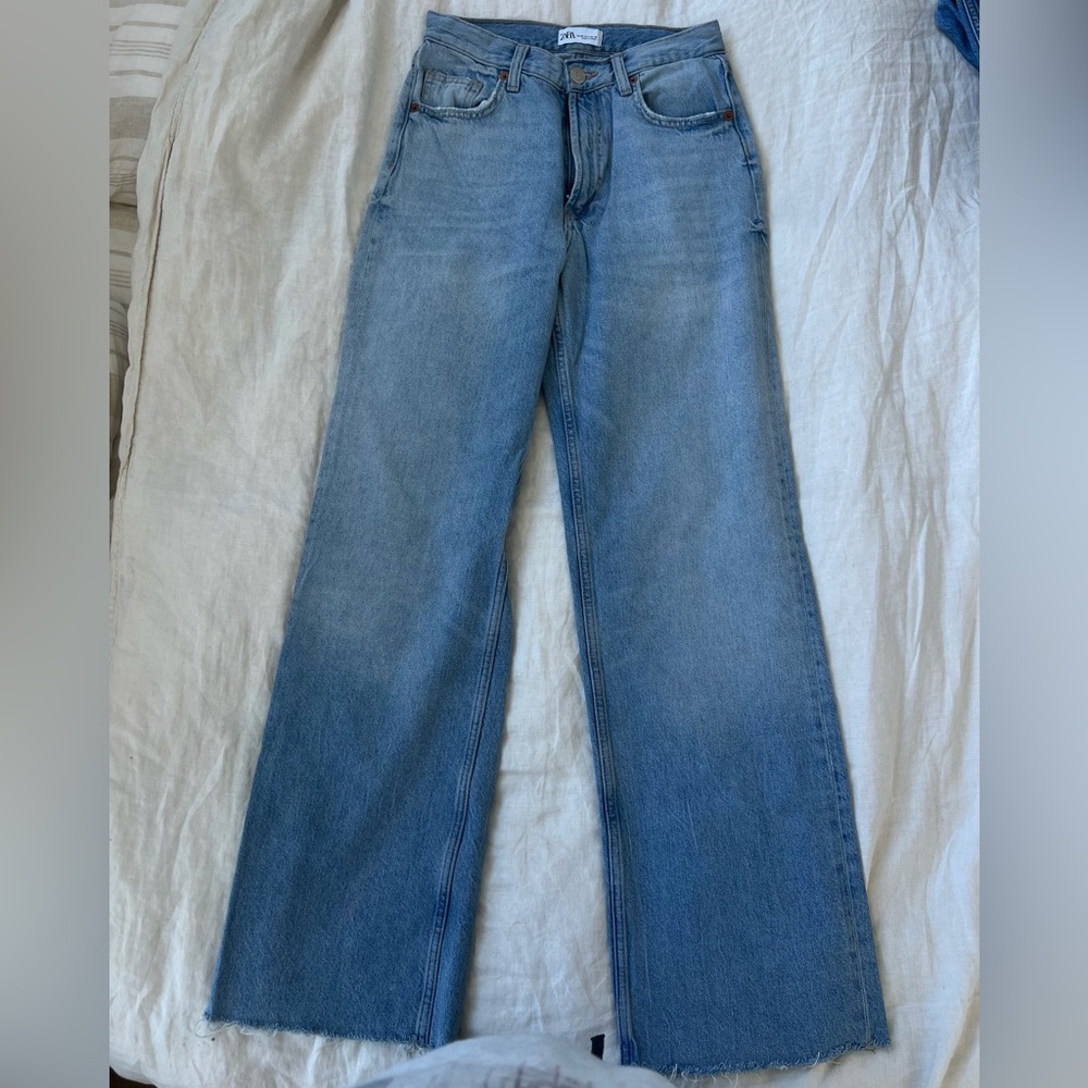 Zara TRF High Rise Wide Leg Jean Size 27/4 in Light Blue